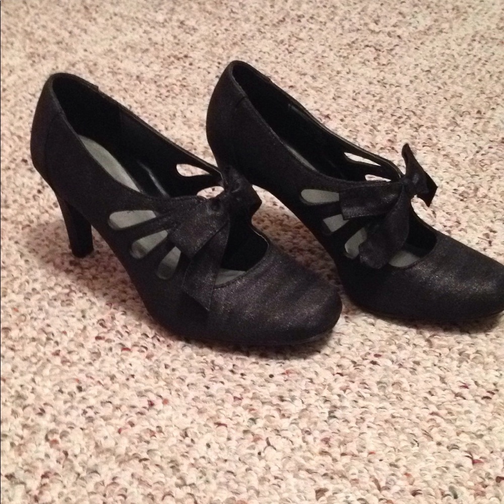 Black Satin Naturalizer Heals